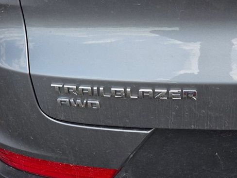 Used 2025 Chevrolet TrailBlazer LT AWD/4WD image 8