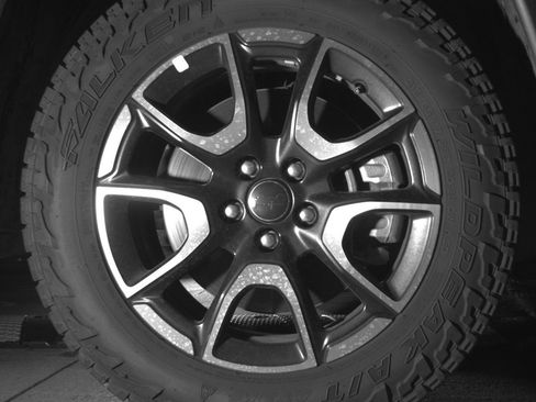 Used 2025 Jeep Compass Trailhawk AWD/4WD image 13