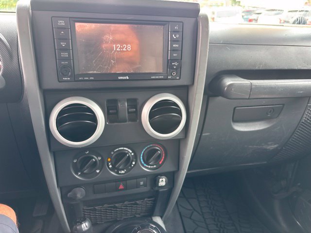 Used 2009 Jeep Wrangler Sahara w/ Dual Top Group AWD/4WD image 12