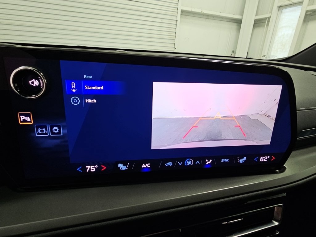 Certified 2026 Chevrolet Traverse LT FWD image 19