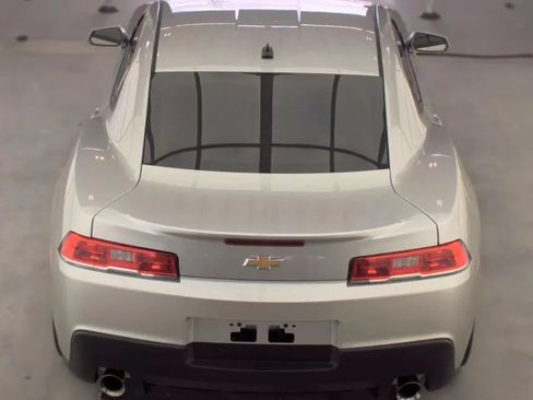 Used 2015 Chevrolet Camaro LS RWD image 4