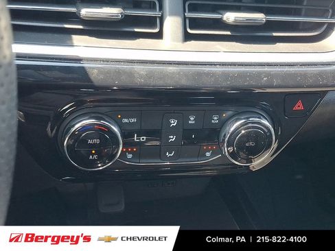 Certified 2025 Chevrolet Trax RS w/ Driver Confidence Package FWD image 17