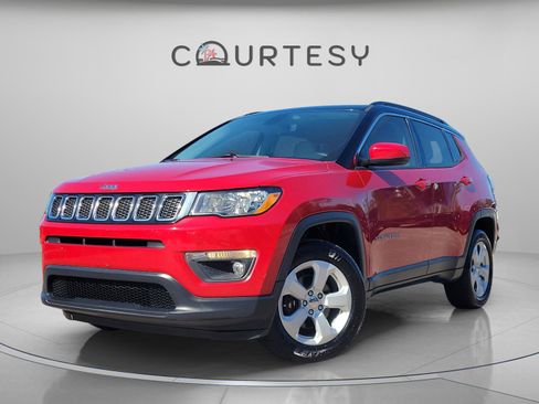 Used 2019 Jeep Compass Latitude image 1
