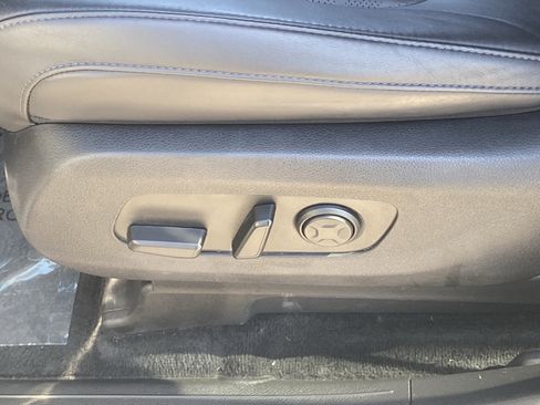 Certified 2024 Kia Carnival SX FWD image 19