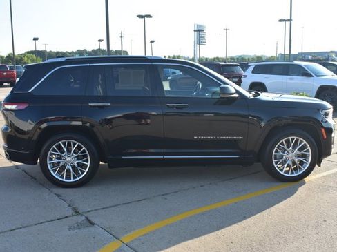 Used 2023 Jeep Grand Cherokee Summit w/ Luxury Tech Group V AWD/4WD image 4