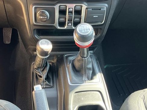 Used 2021 Jeep Wrangler Unlimited Sahara AWD/4WD image 30