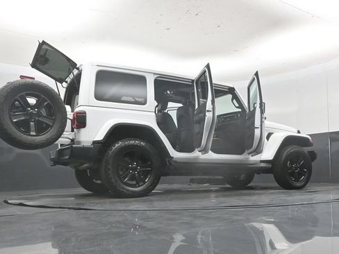 Used 2022 Jeep Wrangler Unlimited Sahara AWD/4WD image 60