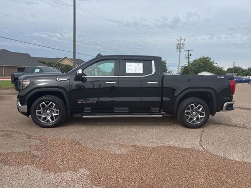 Used 2024 GMC Sierra 1500 SLT AWD/4WD image 2