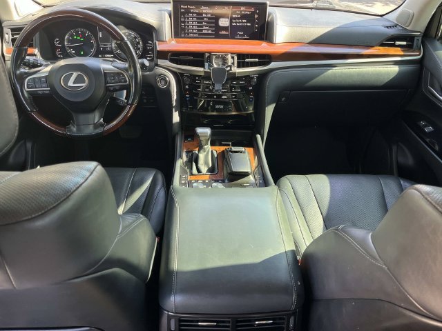 Used 2020 Lexus LX 570 4WD w/ Luxury Package image 12