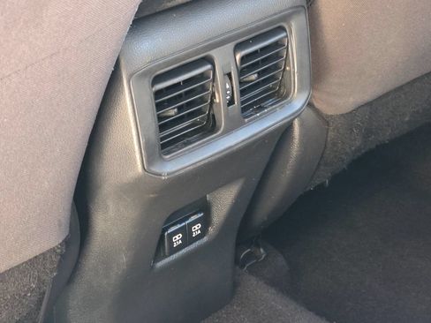 Used 2019 Toyota RAV4 XLE FWD image 25