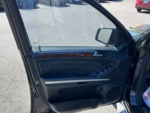 Used 2011 Mercedes-Benz GL 450 4MATIC image 9