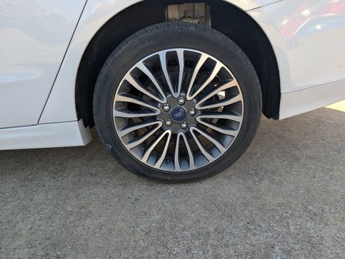 Used 2018 Ford Fusion Titanium image 9