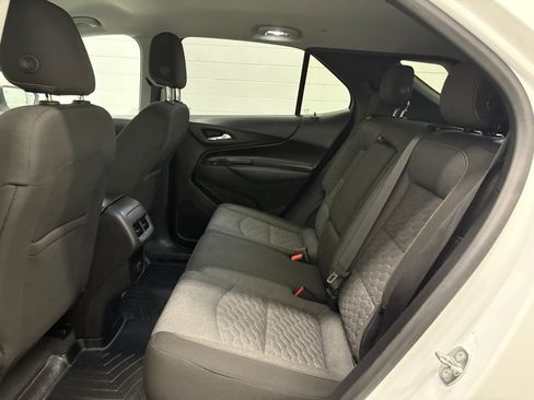 Used 2018 Chevrolet Equinox LT image 11
