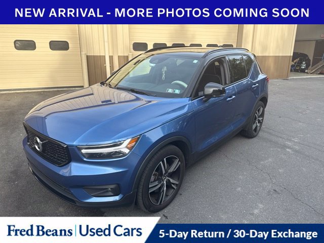 Used 2021 Volvo XC40 T5 R-Design w/ Climate Package AWD/4WD image 2