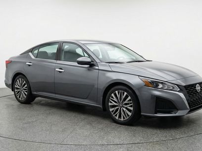 Used 2025 Nissan Altima 2.5 SV