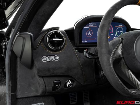 Used 2021 McLaren 765LT RWD image 32