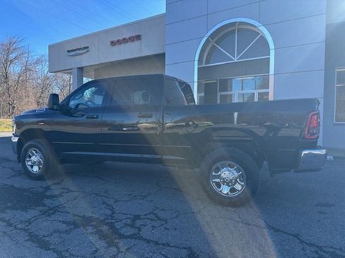 New 2026 RAM 2500 Tradesman w/ Chrome Appearance Group AWD/4WD image 9