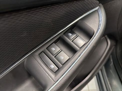 Used 2019 Chevrolet Cruze LT w/ LT True North Edition FWD image 13