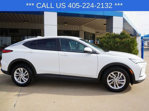 Used 2025 Buick Envista Preferred image 9