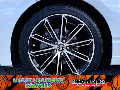 Used 2019 Toyota Avalon Touring w/ Advanced Safety Package image 8