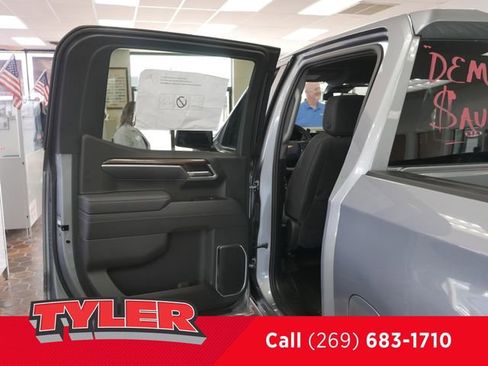 Used 2026 Chevrolet Silverado 1500 LT AWD/4WD image 17