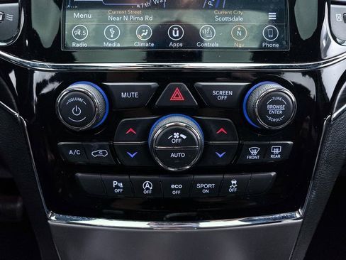 Used 2019 Jeep Grand Cherokee Limited w/ Luxury Group II image 27