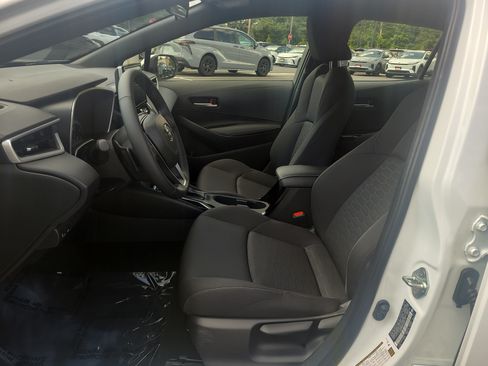 Certified 2025 Toyota Corolla SE w/ SE Package FWD image 16