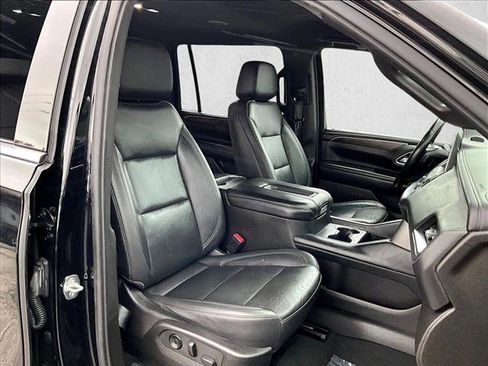 Used 2021 Chevrolet Suburban LT image 9