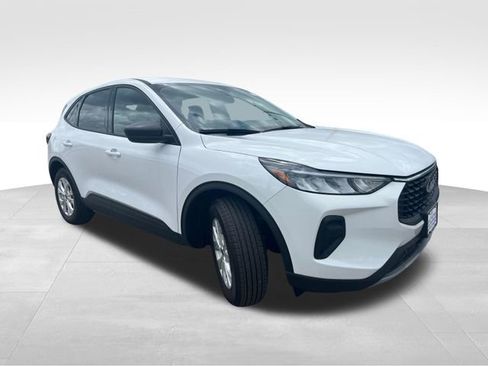 Used 2025 Ford Escape Active w/ Cold Weather Package FWD image 8
