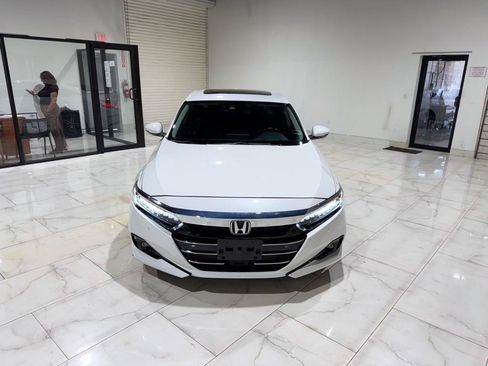 Used 2022 Honda Accord Touring image 2