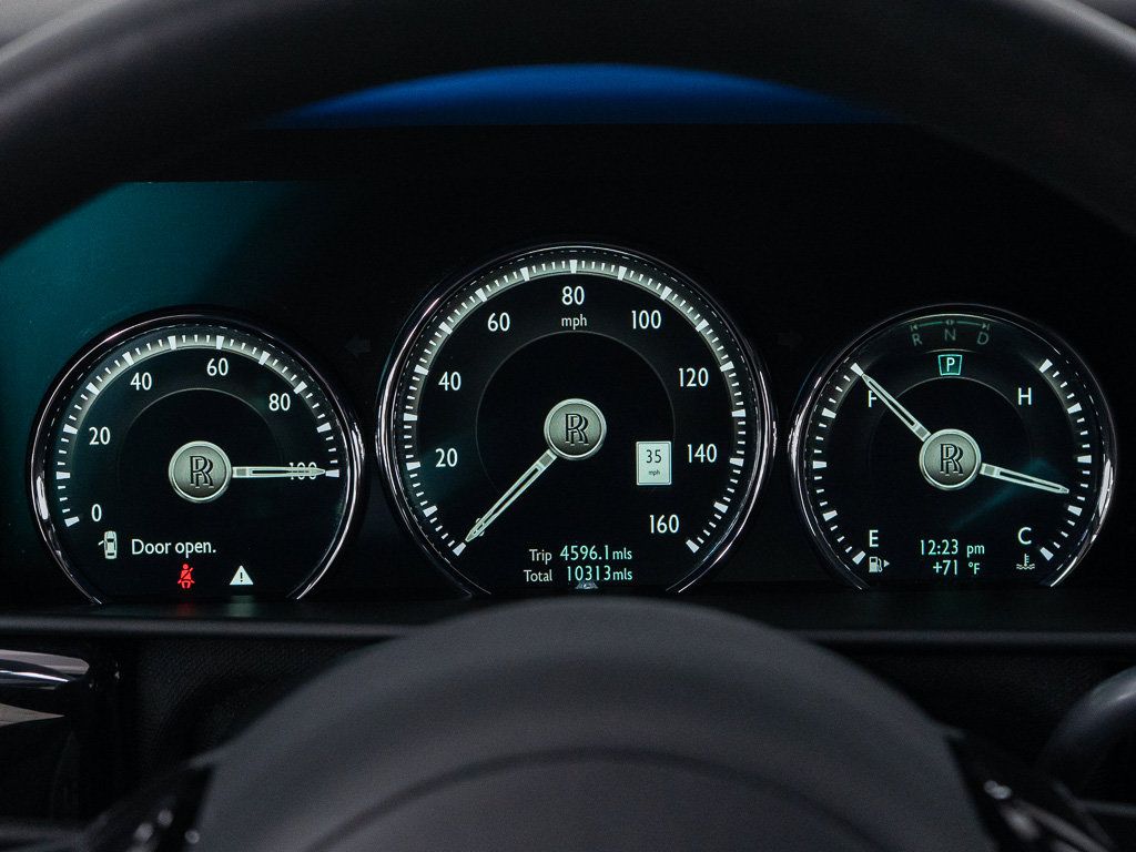 Certified 2022 Rolls-Royce Cullinan w/ Technology Package AWD/4WD image 44