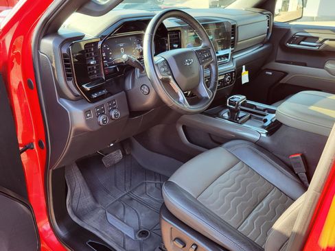 Used 2024 Chevrolet Silverado 1500 ZR2 w/ Technology Package image 15