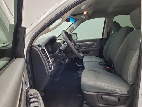 Used 2019 RAM 1500 Classic SLT RWD image 17