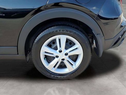 Used 2024 Nissan Kicks S image 9