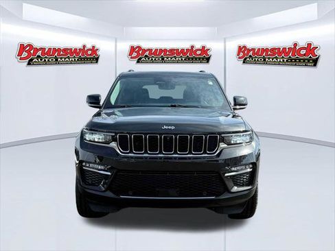 Certified 2024 Jeep Grand Cherokee Limited w/ Luxury Tech Group II image 2