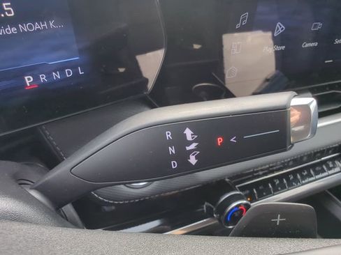 Used 2026 Chevrolet Equinox LT w/ Convenience Package II image 30