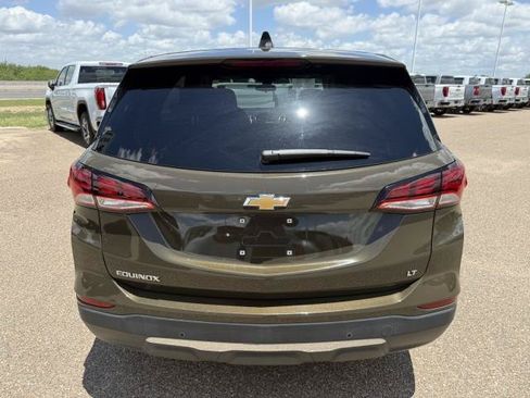 Used 2023 Chevrolet Equinox LT w/ Driver Convenience Package FWD image 8