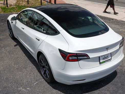 Used 2023 Tesla Model 3 Standard Range RWD image 8
