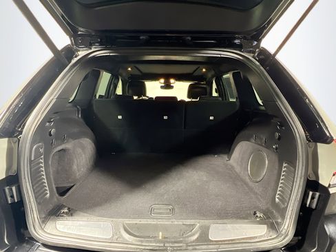 Used 2019 Jeep Grand Cherokee Limited w/ Luxury Group II image 34