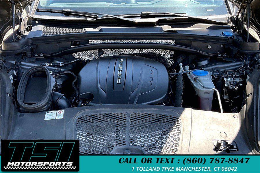 Used 2018 Porsche Macan AWD/4WD image 10