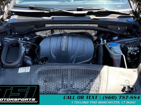 Used 2018 Porsche Macan AWD/4WD image 10