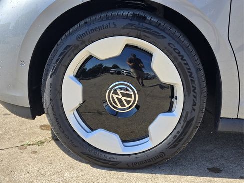New 2025 Volkswagen ID. Buzz Pro S Plus image 9