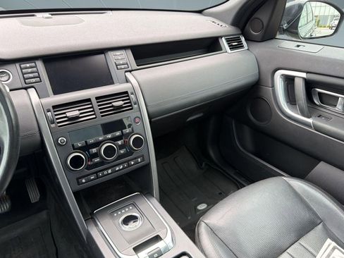 Used 2019 Land Rover Discovery Sport image 26
