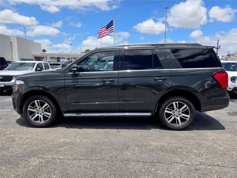 Certified 2023 Ford Expedition XLT RWD image 5
