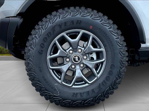 New 2025 Ford Bronco Badlands image 13