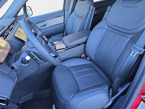 New 2025 Land Rover Range Rover Sport SE image 11