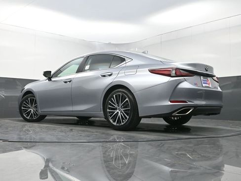 Used 2024 Lexus ES 350 w/ Premium Package image 31