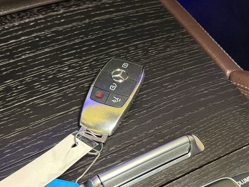 Used 2022 Mercedes-Benz GLE 350 4MATIC w/ Premium Package image 34