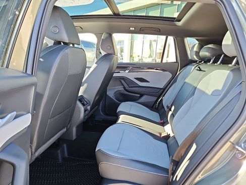 New 2026 Volkswagen Tiguan SE R-Line image 9