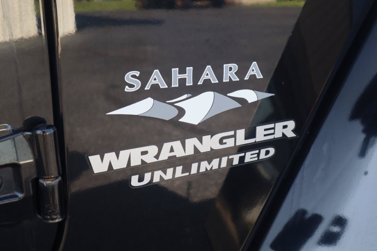 Used 2015 Jeep Wrangler Unlimited Sahara w/ Connectivity Group AWD/4WD image 29